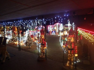 ChristmasDecorations2.jpg (246.8 KiB) Viewed 5373 times ChristmasDecorations2.jpg