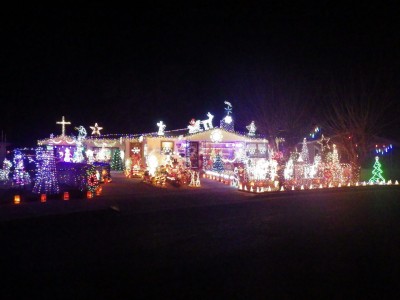 ChristmasDecorations1.jpg (222.87 KiB) Viewed 5373 times ChristmasDecorations1.jpg